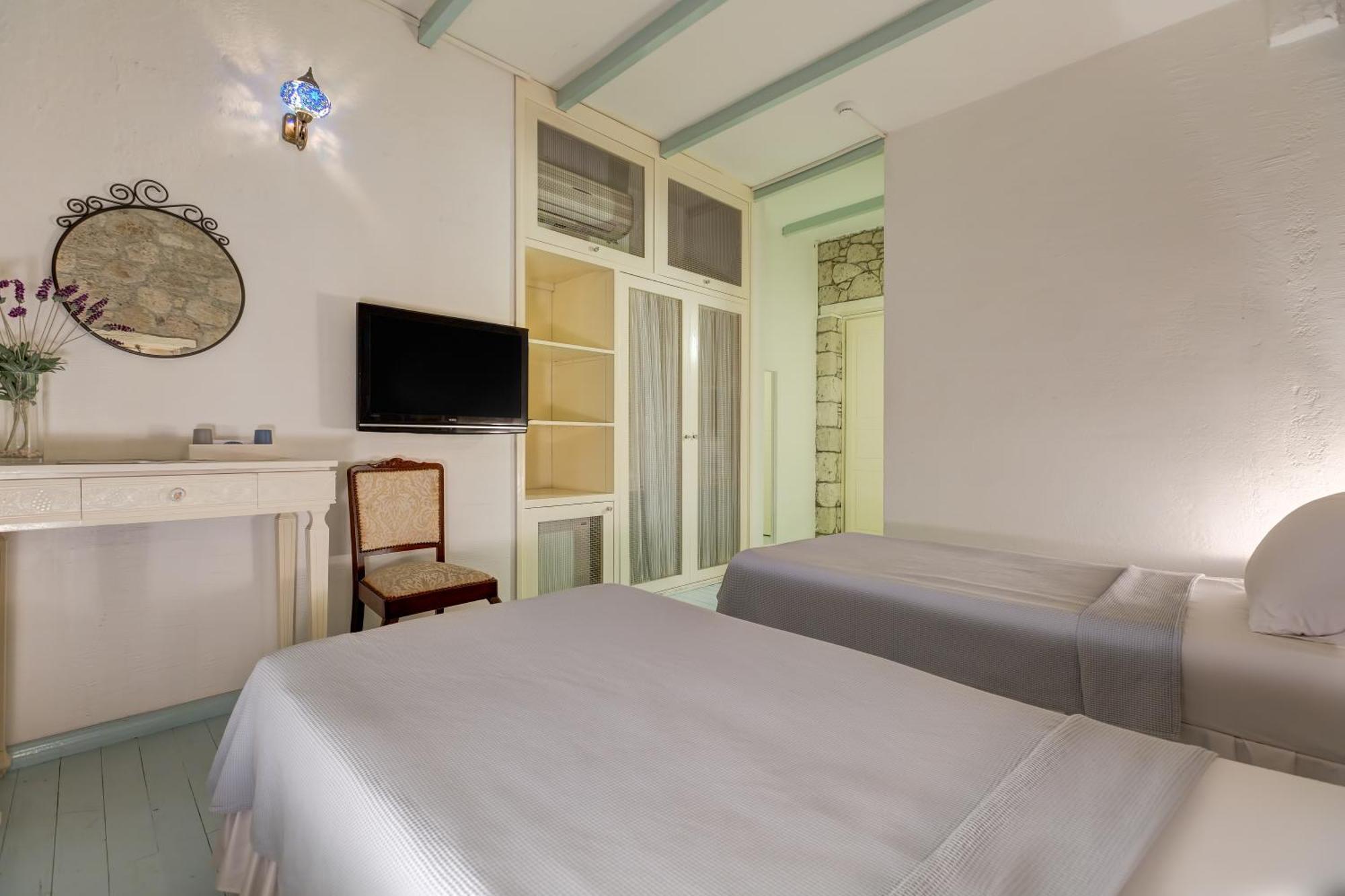 Beyazhan Hotel Alacatı Bagian luar foto