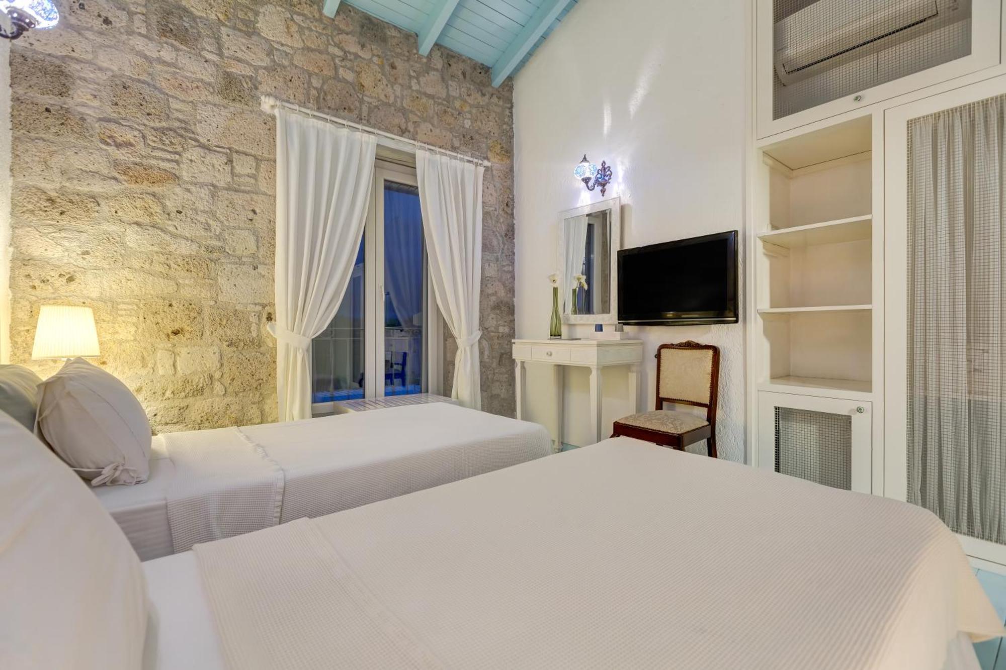 Beyazhan Hotel Alacatı Bagian luar foto