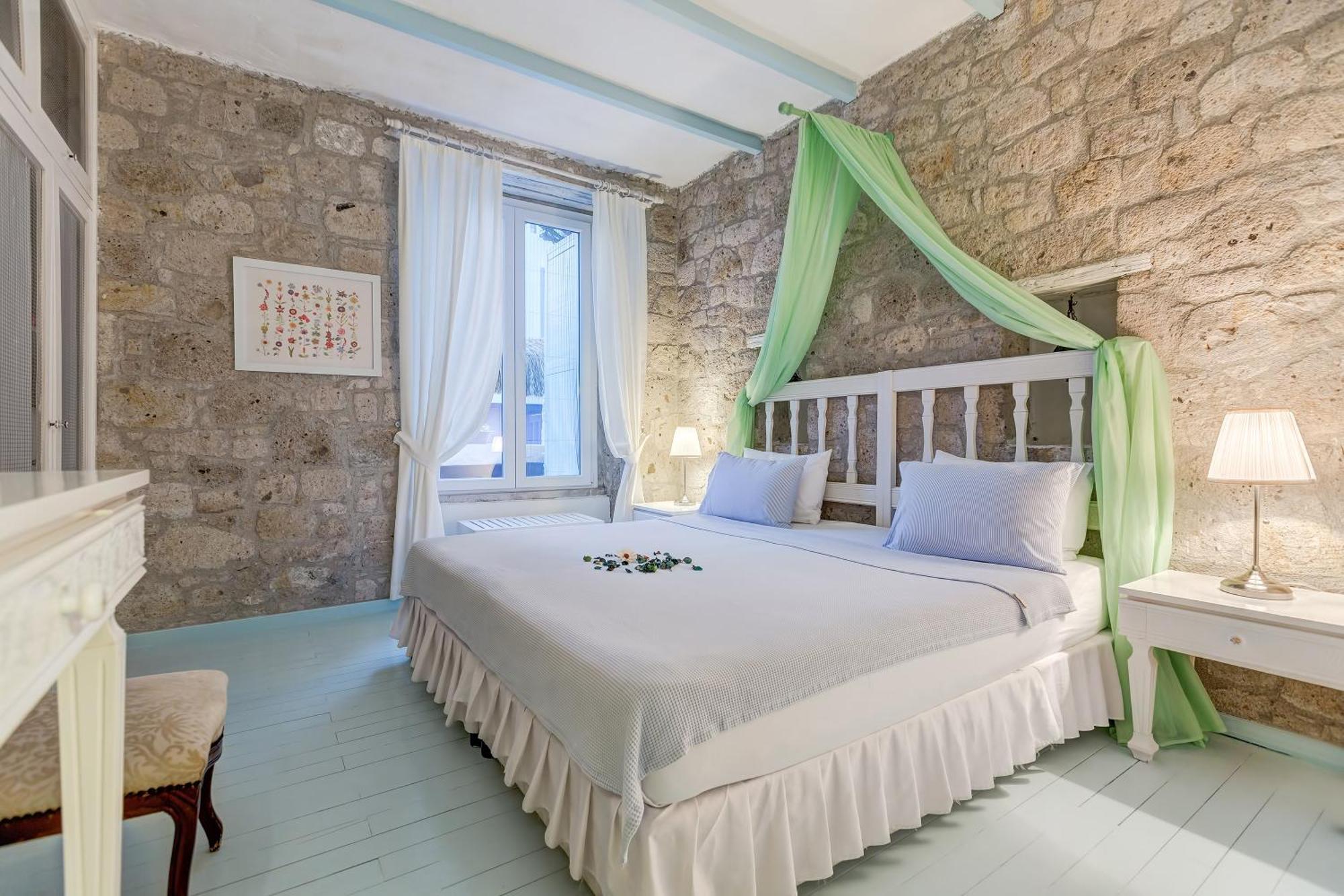 Beyazhan Hotel Alacatı Bagian luar foto